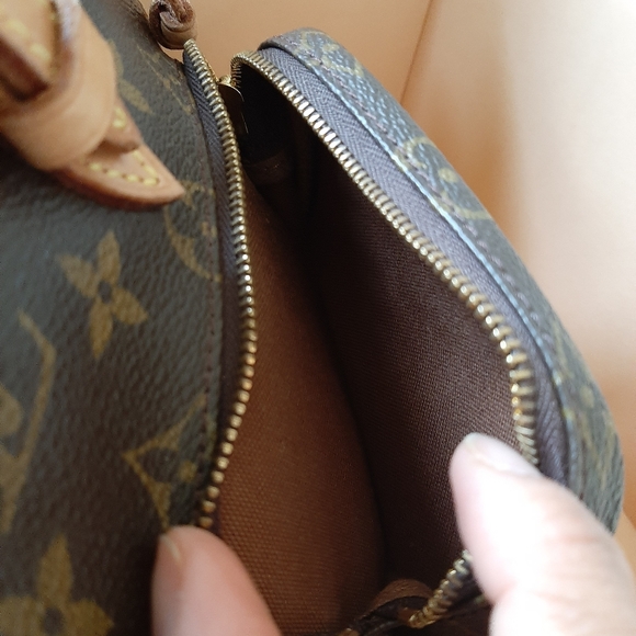 Louis Vuitton backpack 1/2 listing - Picture 5 of 16